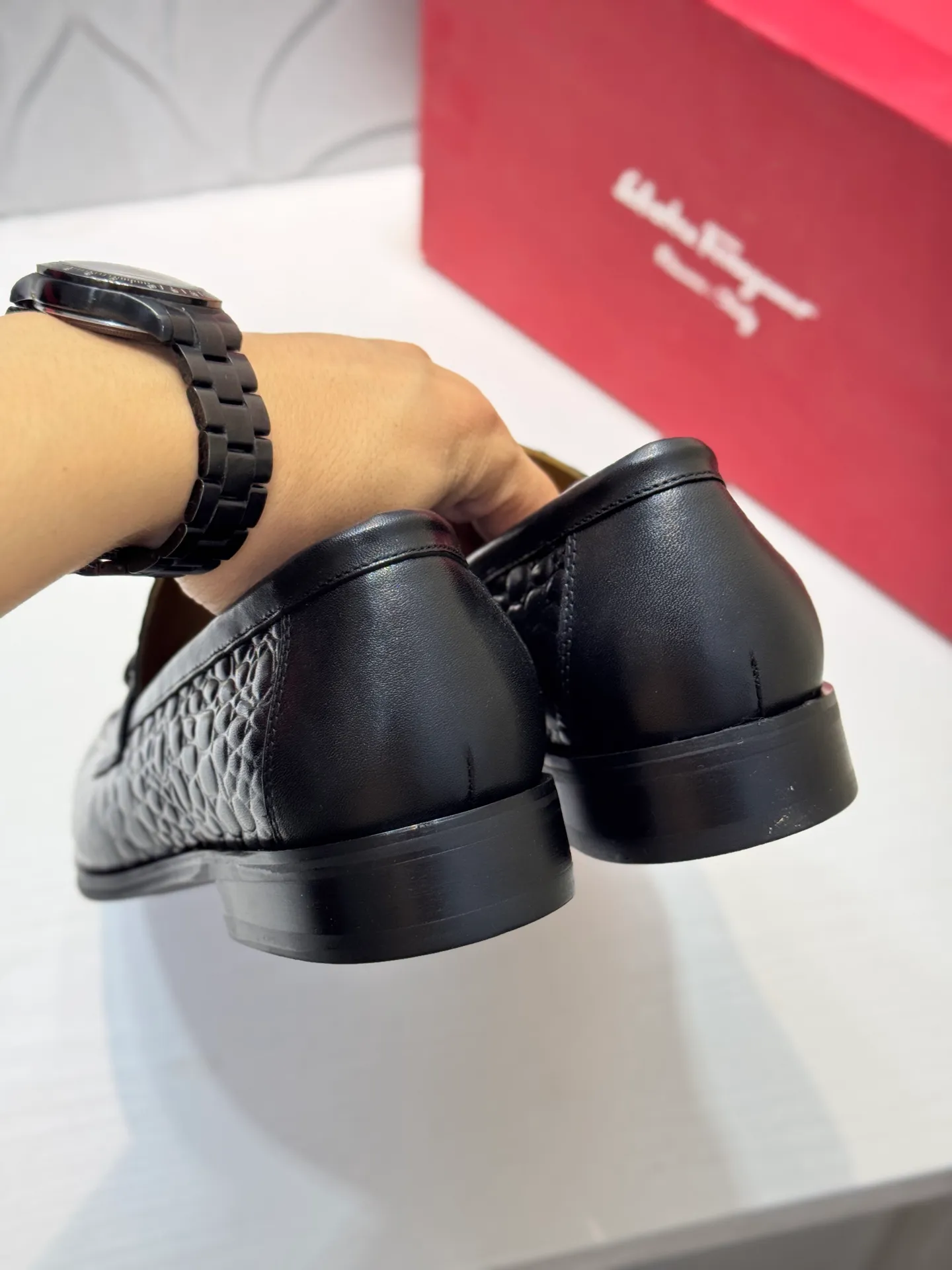 Men's shoes 💰460 Ferragamo [Ferragamo] top imported suit men's shoes 💯Original copy of the official website, product materials: selected imported embossed calfskin + luxury hardware buckle accessories ~ imported water-dyed cow 🐂 leather lining. Strong three-dimensional visual effect, original combination outsole, multiple colors available😘 Size: 39-44 (38.45.46.47 customized YS)